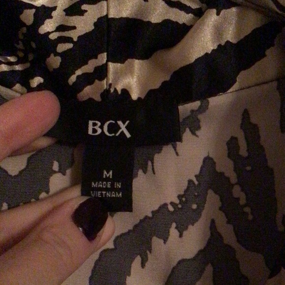 Sleeveless Silky Animal Print Romper - Picture 6 of 7